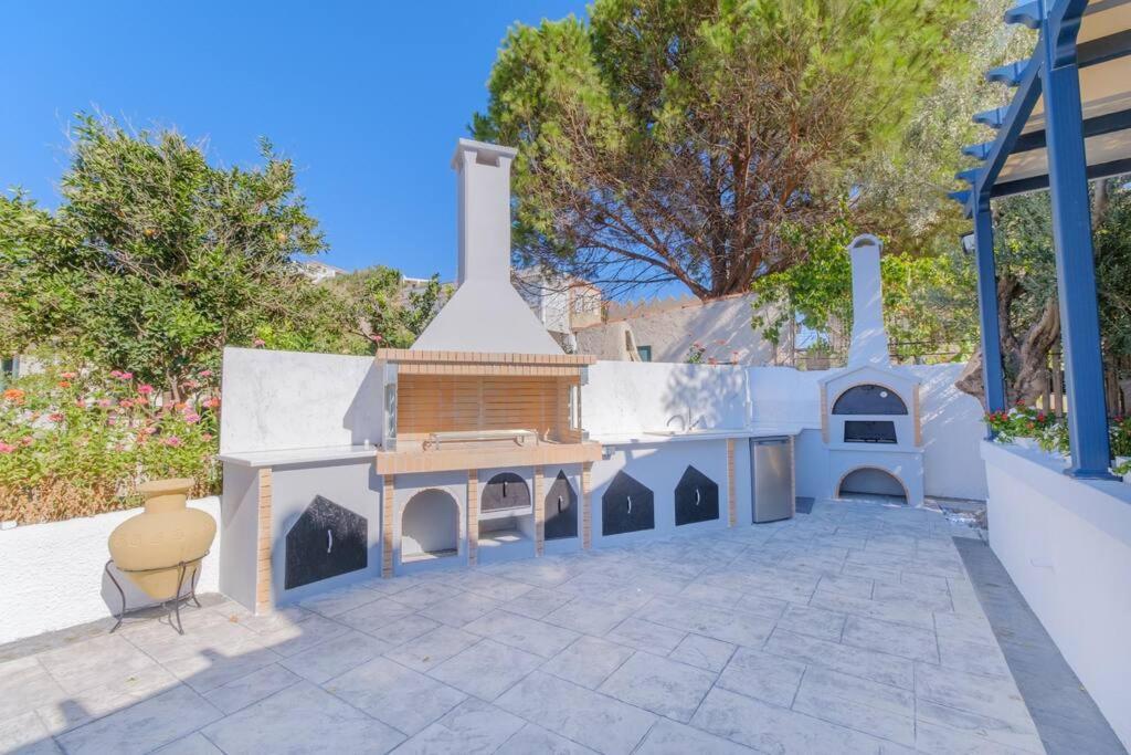 Lefkathia Beach Villa - Gated Beach-Front Private Villa At Lefkathia Beach, Chios! Volissos Екстер'єр фото